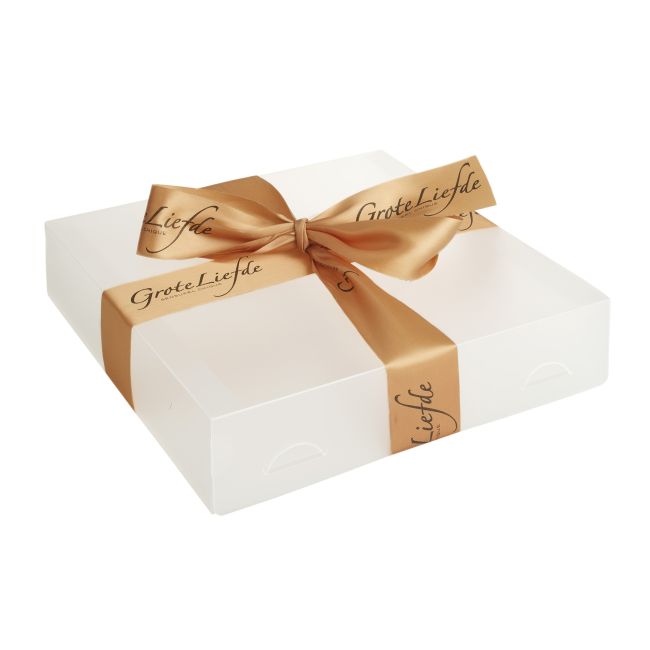 Luxe witte geschenkdoos met bedrukt lint