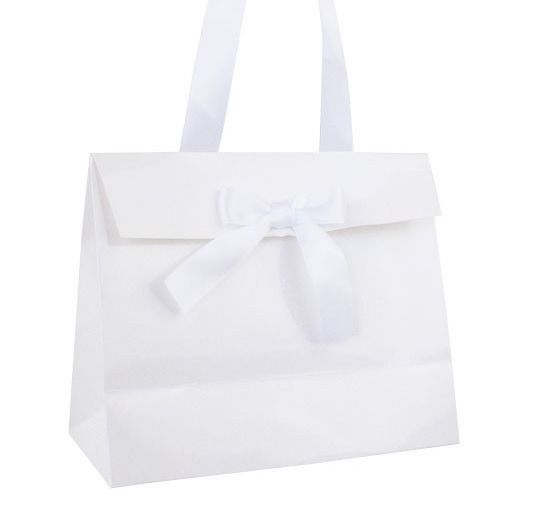Witte cadeautasjes on sale