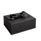 Luxe geschenkdoos, zwart met luxe satijnen strik om de doos te sluiten.